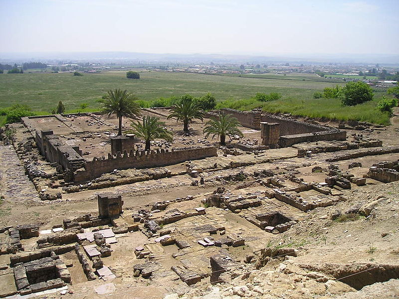 ملف:Mezquita de Medina Azahara.jpg